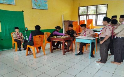 Tingkatkan Legalitas Keanggotaan, MTsN 2 Kepulauan Meranti Gelar Pemotretan KTA Pramuka