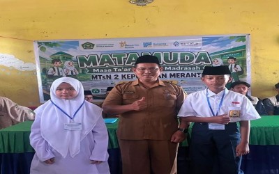 Penyematan Tanda Pengenal Tandai Dimulainya MATAMUDA di MTsN 2 Kepulauan Meranti